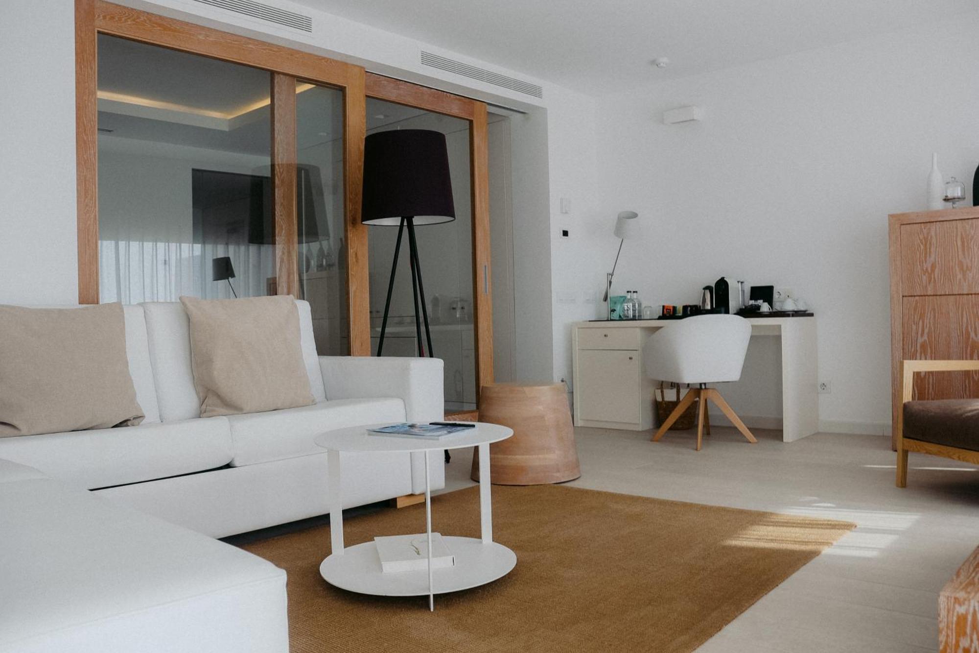 Hotel Cala Saona & Spa Kültér fotó