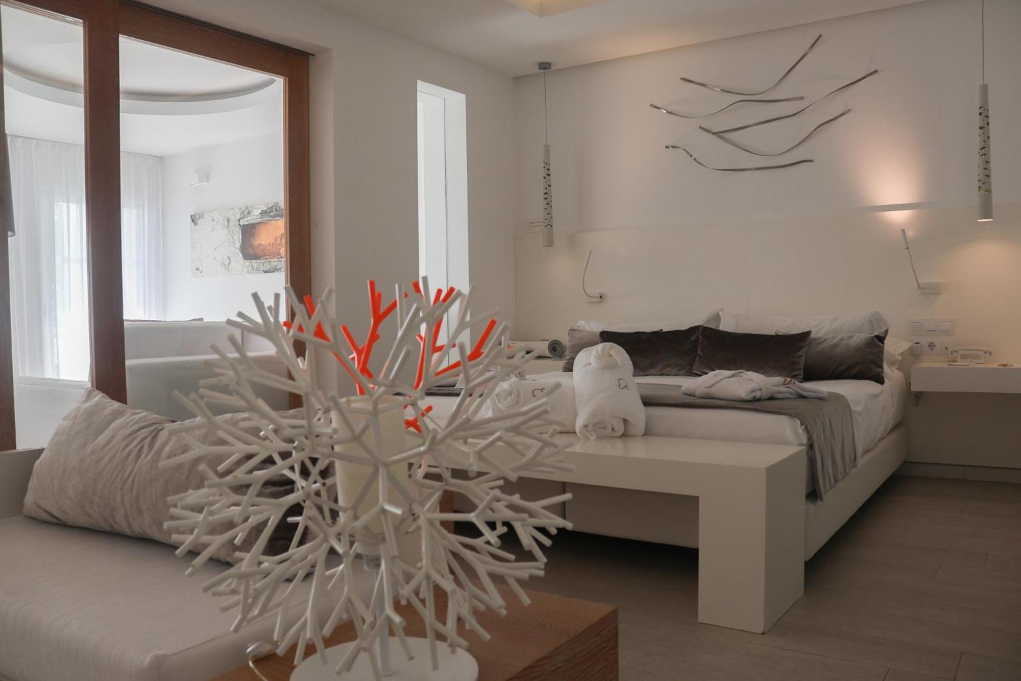 Hotel Cala Saona & Spa Kültér fotó