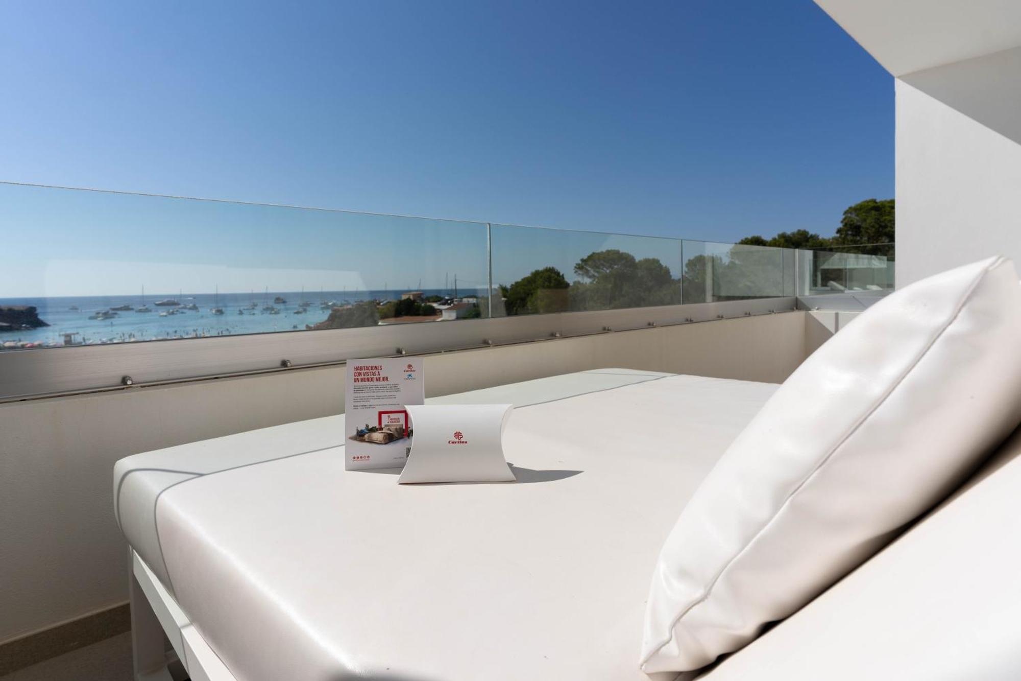 Hotel Cala Saona & Spa Kültér fotó